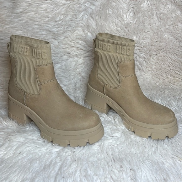 UGG Brooklyn Chelsea, Mustard Seed, Size 11 main image 1